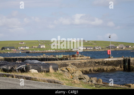 Uyeasound Unst Shetland Isles Porto di questo pittoresco villaggio di pescatori nel Sud dell isola Foto Stock