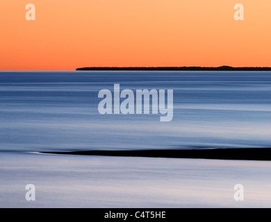 Il lago Michigan nel crepuscolo di tinte Penisola Superiore, Michigan, Stati Uniti d'America Foto Stock