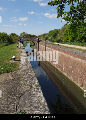 Woolsthorpe serratura centrale (n. 17), il Grantham Canal, Woolsthorpe-da-Belvoir, Lincolnshire, Inghilterra. Foto Stock