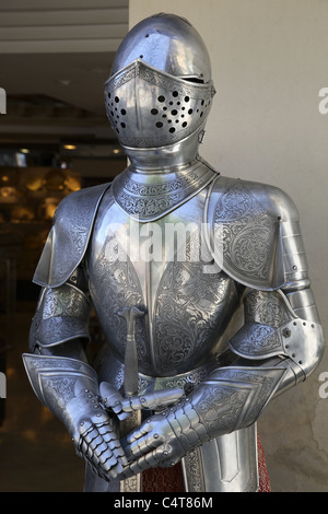 Armor al di fuori del negozio Foto Stock