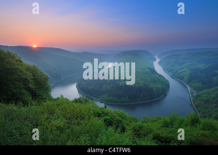 Saar Loop vicino a Mettlach presso Sunrise, Merzig-Wadern District, Saarland, Germania Foto Stock