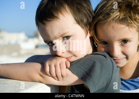 Giovane fratello e sorella, ritratto Foto Stock