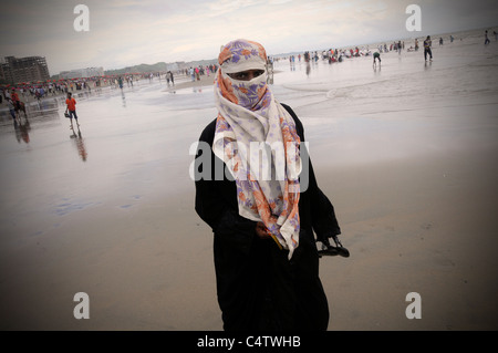 Una scena in corrispondenza del Bangladesh resort sulla spiaggia di Cox's Bazar. Foto Stock