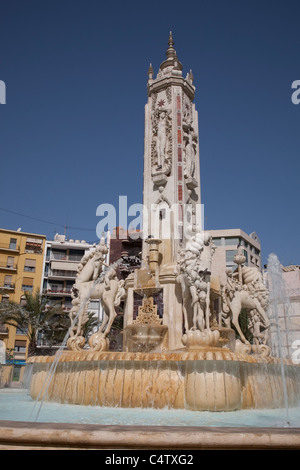 Fontana in Plaza de la Luceros Square, Alicante, Spagna Foto Stock