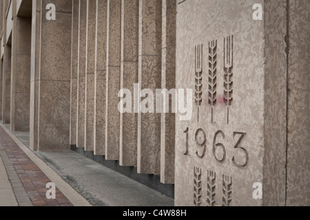 Grano canadese sedi del bordo sulla strada principale di Winnipeg Foto Stock