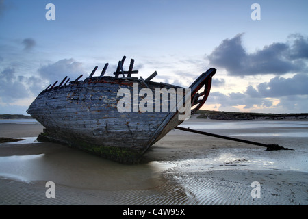 Vortici barca, Bunbeg bay, County Donegal, Irlanda meridionale, il naufragio, Gweedore Foto Stock