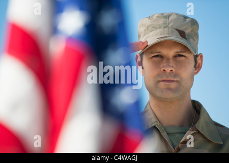 Stati Uniti d'America, New Jersey, Jersey City, salutando US Army soldier Foto Stock