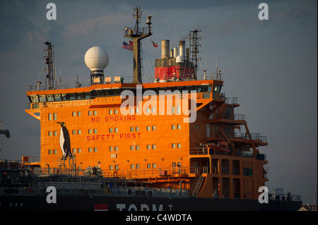 Vietato fumare in un olio combustibile nave nel porto di Exxon in New York e nel New Jersey Harbour Foto Stock