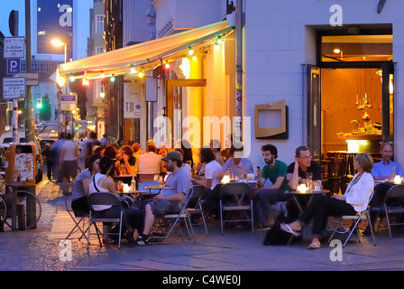 "Kayser Soze', ristorante, bar caffetteria, Auguststrasse, angolo Tucholskystrasse, vicino a Oranienburger Strasse, quartiere Mitte di Berlino. Foto Stock