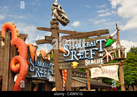 'Sharkbait Reef' Aquarium al Mutiny Bay, il parco dei divertimenti di Alton Towers, Alton, Staffordshire, England, Regno Unito Foto Stock