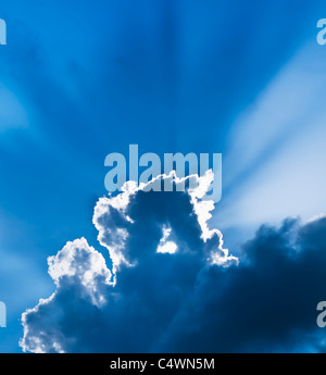 Aruba,rottura raggi di sole attraverso le nuvole Foto Stock