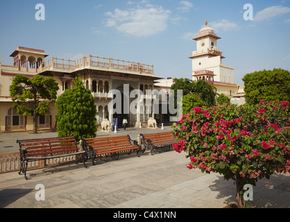 Gate nel palazzo di città, Jaipur, Rajasthan, India Foto Stock