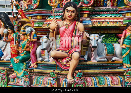 Colorate sculture su Sri Srinivasa Perumal Temple Singapore Foto Stock