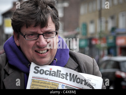 UKuncut anti-tagli azione al di fuori della NatWest a Tower Hamlets, protestando contro grandi bonus per la parte di proprietà pubblica bank. Foto Stock