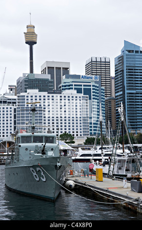 Alcuni pensionati marina australiana Navi da guerra e le imbarcazioni ormeggiate presso il Museo Marittimo Nazionale Darling Harbour Sydney NSW Australia Foto Stock