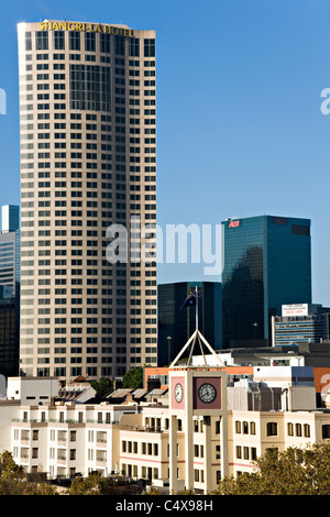 Parte della skyline di Sydney con Hotel Torri delle attività finanziarie e grattacieli nel centro di Sydney vicino al Circular Quay Australia Foto Stock