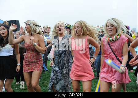 Un svedese annuale Festival di mezza estate avviene in Battery Park City, un quartiere di Lower Manhattan. Foto Stock