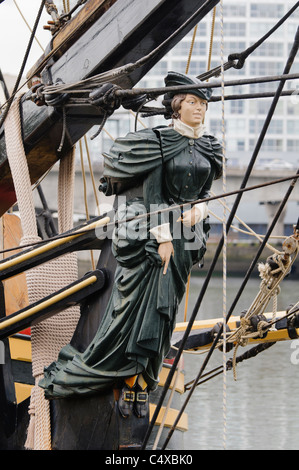 Il Mascot sulla parte anteriore del Bounty tall ship Foto Stock