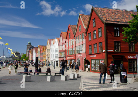 Norvegia, Bergen. Downtown anseatica vecchia area storica di Bryggen, Patrimonio Mondiale UNESCO Città. Foto Stock