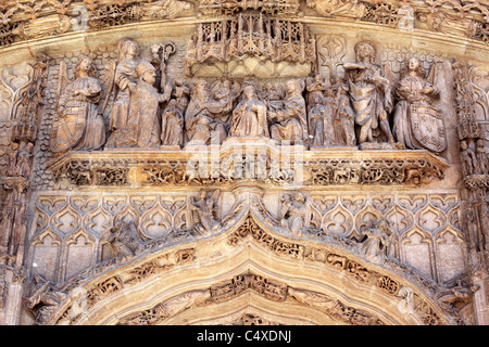 La scultura sul portale della chiesa di San Pablo, Valladolid Castiglia e Leon, Spagna Foto Stock