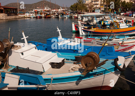 Grecia Creta,Elounda,fisherman barche in mare Foto Stock