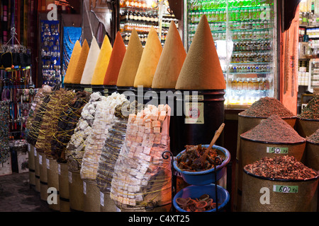 Una spezia in stallo i souk. Marrakech, Marocco. Foto Stock