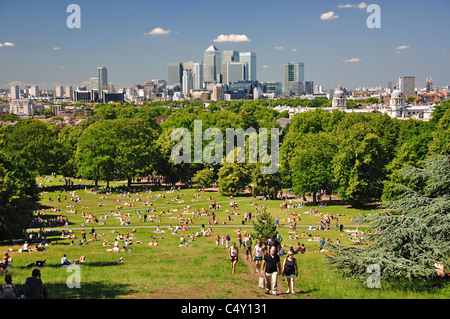 Vista di Canary Wharf e Greenwich Park, Greenwich, London Borough of Greenwich, Greater London, England, Regno Unito Foto Stock