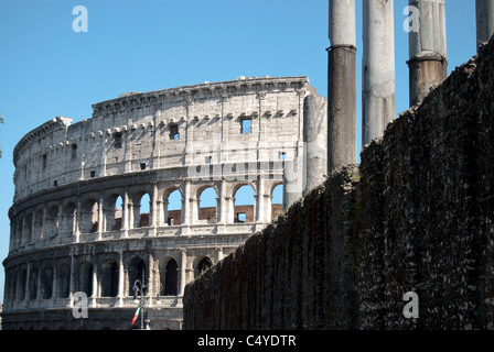 Roma. Il Colosseo, il monumento simbolo della città Foto Stock