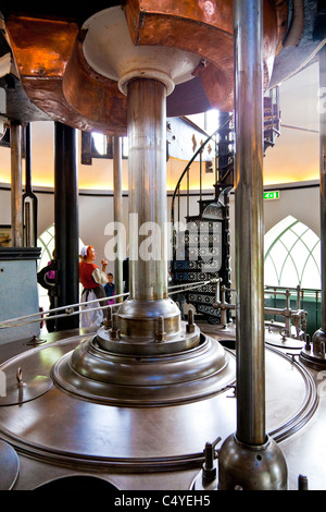 Pistone e cilindro del motore a De Cruquius Steam alimentato stazione di pompaggio di acqua museum, Haarlemmermeer, Olanda. JMH5040 Foto Stock