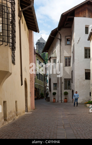 Strada di ciottoli a Chiusa (chiusa), Trentino Alto Adige, Dolomiti, Alto Adige, Italia, Europa Foto Stock