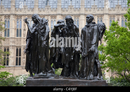 I Borghesi di Calais scultura di Auguste Rodin di arcivescovi Parco dal case del Parlamento a Londra, Inghilterra, Regno Unito Foto Stock