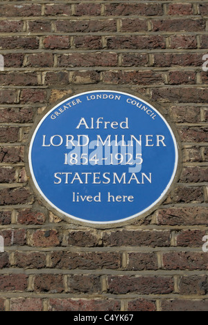 Greater London consiglio targa blu segnando una casa di Alfred Lord Milner, Marylebone Londra, Inghilterra Foto Stock