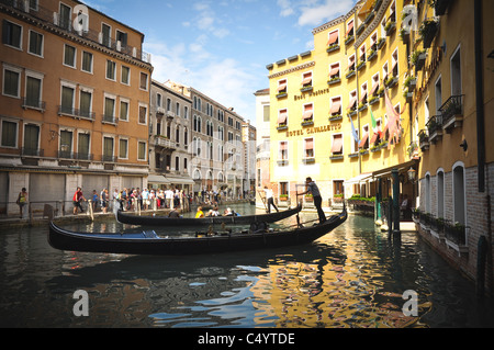 Due gondole a Venezia, Italia Foto Stock
