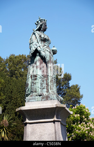 Statua della regina Victoria in Candie Gardens presso il St Peter Port Guernsey, nel mese di aprile Foto Stock