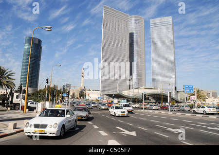 Israele, Tel Aviv, Azrieli Towers highrise Foto Stock