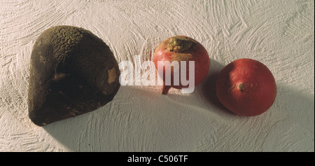 Tagliare: Nero un rosso ravanello Foto Stock