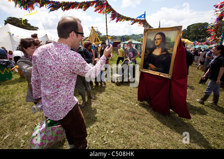 Fancy Dress Mona Lisa, Glastonbury Festival 2011 Foto Stock