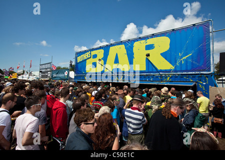 Fratelli sidro bar presso il festival di Glastonbury 2011, Pilton, Somerset, Inghilterra. Foto Stock