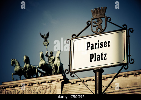 Pariser Platz e la Porta di Brandeburgo al mattino, Berlino, Germania, Europa Foto Stock