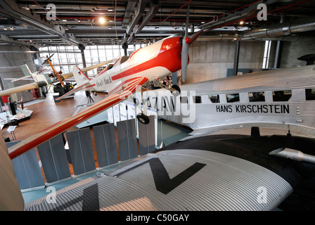 Berlino. Germania. La sala di aviazione in Deutsches Technikmuseum / Museo Tedesco della Tecnologia. Foto Stock