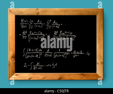 Scheda lavagna nera difficile integrale matematica formula matematica Foto Stock