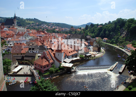 Centro storico di Cesky Krumlov e rafting sul fiume Moldava, Repubblica Ceca Foto Stock