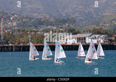 Regata di barche a vela a Santa Barbara, CA Foto Stock