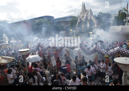 Dragon parade a Samut Sakhon Provincia in Thailandia Foto Stock