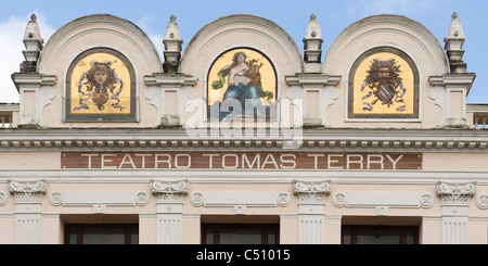 Teatro Tomas Terry, particolare della facciata, Cienfuegos, Cuba Foto Stock