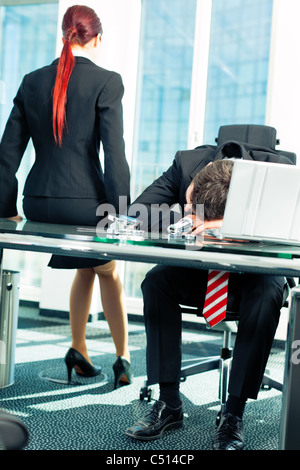 Business - nap in ufficio per alleviare lo stress Foto Stock
