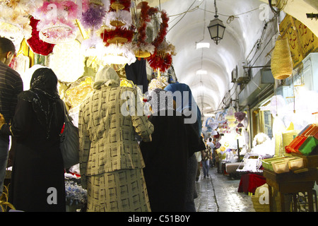 Africa, Nord Africa, Tunisia, Tunisi, coperto Vicolo della Medina Marketplace, Souk Foto Stock