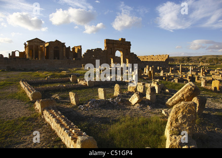 Africa, Nord Africa, Tunisia, Sbeitla sito archeologico, rovine romane, vista al Forum Foto Stock