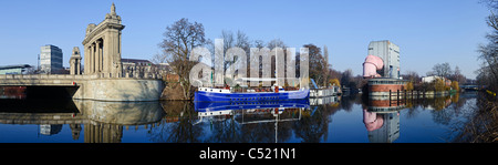 Ristorante nave Capt Schillow presso il cancello di Charlottenburg di Berlino, Germania Foto Stock