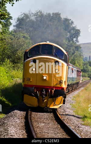 37518 RailFreight   treni ferroviari antichi motori diesel Deltics al weekend di gala ELR East Lancashire Railway Heritage Trust luglio 2011 Foto Stock